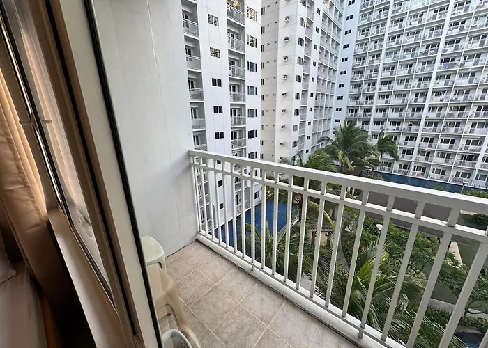 Apartment Shore Residences Near Airport Blueberry 2 Beds Pool View By Prime 628 Manila